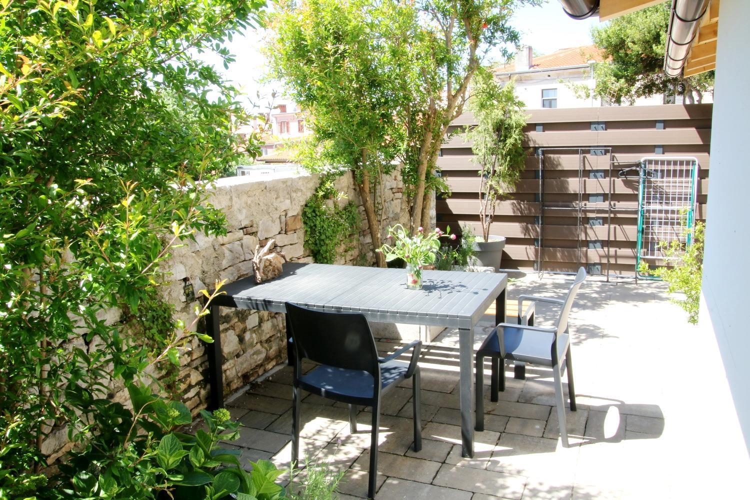 Center - With A Beautiful Terrace Apartment *
