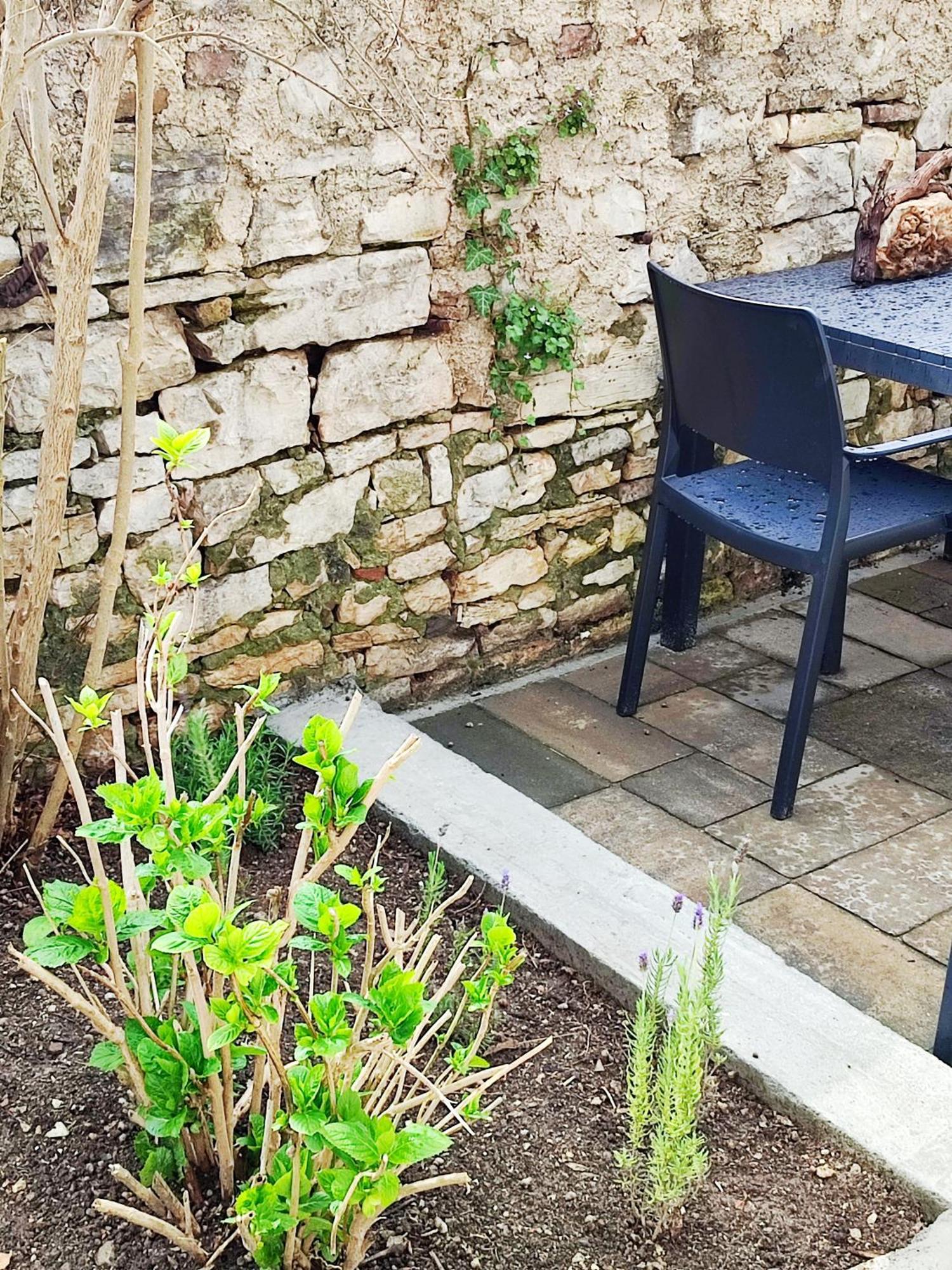 Center - With A Beautiful Terrace Apartman